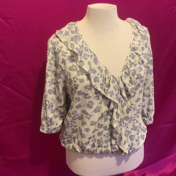 one clothing Tops - One clothing Los Angeles size large blue animal print crop style top